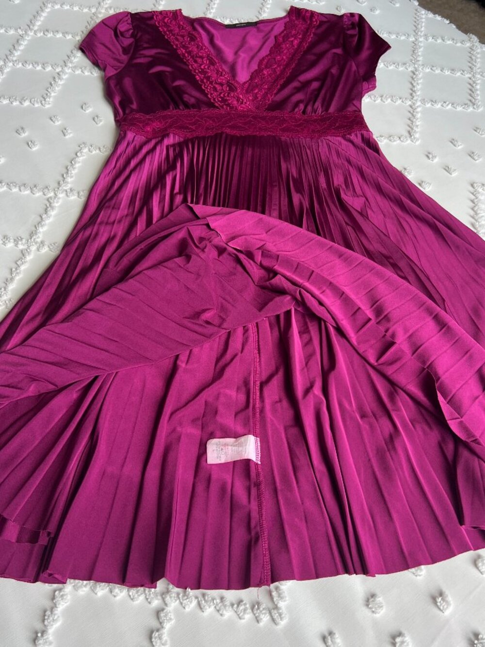 Y2K Soprano Magenta Accordion Pleat Retro Fit & Flare Dress SIZE LARGE - Picture 3 of 14